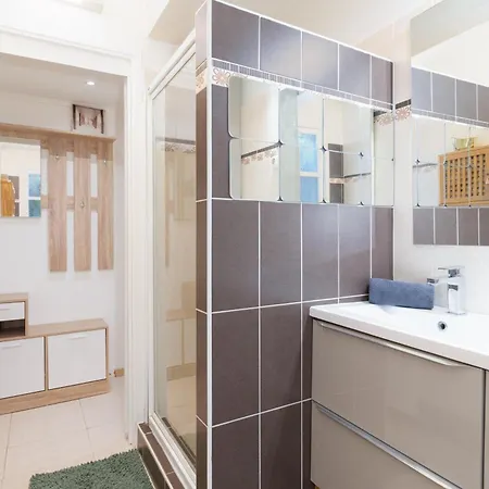 Isola Bella Centre Apartment